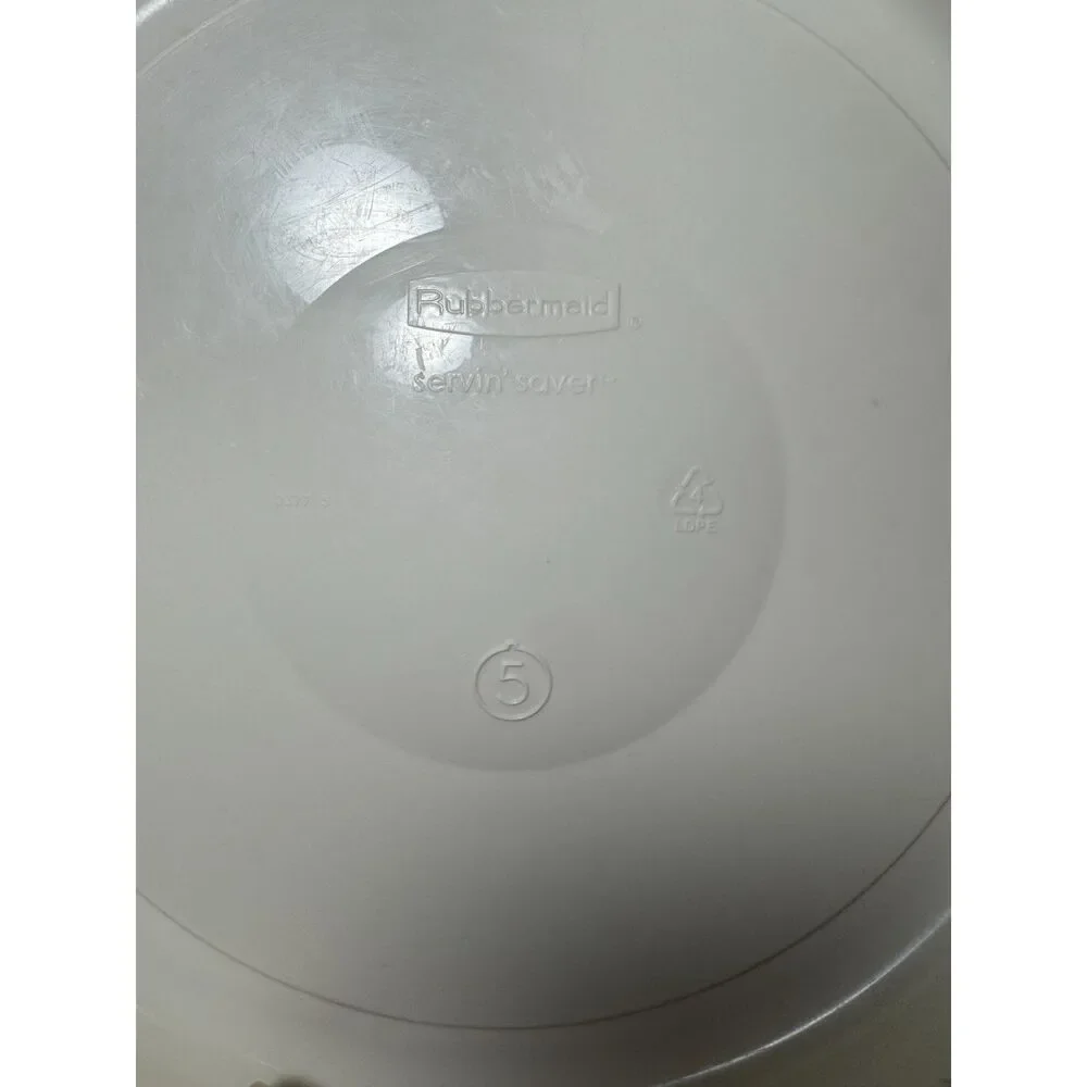 Vintage Rubbermaid Servin Saver #5 Large Round Food Storage Container almond